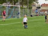 Laatste training S.K.N.W.K. JO7-1 van seizoen 2022-2023 (partijtje tegen de ouders) (75/130)